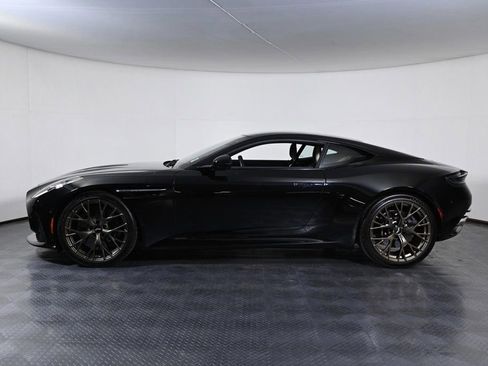 Used 2024 Aston Martin DB12 Coupe image 2