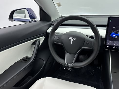 Used 2020 Tesla Model 3 Standard Range Plus image 24