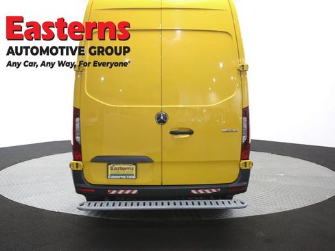 Used 2021 Mercedes-Benz Sprinter 2500 w/ Acoustic Package image 34