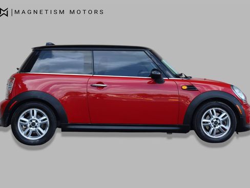Used 2011 MINI Cooper Hardtop FWD image 2