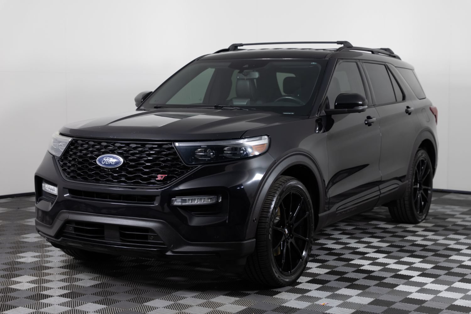 Used 2020 Ford Explorer ST w/ Premium Technology Package AWD/4WD image 2