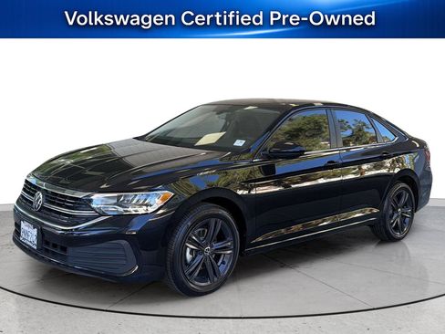 Certified 2024 Volkswagen Jetta SE w/ Panoramic Sunroof Package FWD image 1