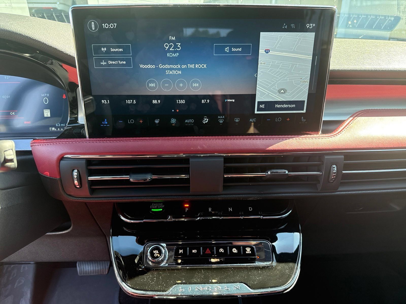 Certified 2025 Lincoln Corsair Reserve w/ Jet Appearance Package AWD/4WD image 21