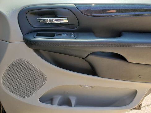 Used 2017 Dodge Grand Caravan SE w/ Power Window Group image 18