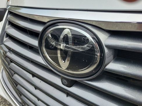 Used 2019 Toyota Avalon Limited w/ Advanced Safety Package image 11