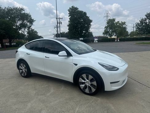 Used 2021 Tesla Model Y Long Range AWD/4WD image 10