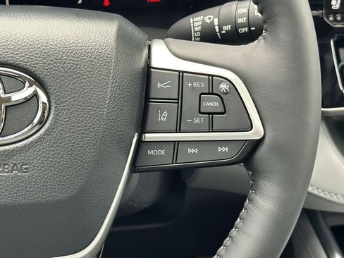 New 2026 Toyota Highlander Limited AWD/4WD image 30