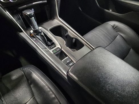 Used 2018 Honda Accord Touring image 26