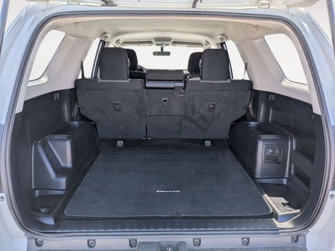 Used 2019 Toyota 4Runner SR5 AWD/4WD image 34
