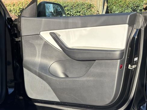 Used 2021 Tesla Model Y Performance image 34