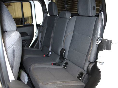 New 2026 Jeep Gladiator Sport image 25