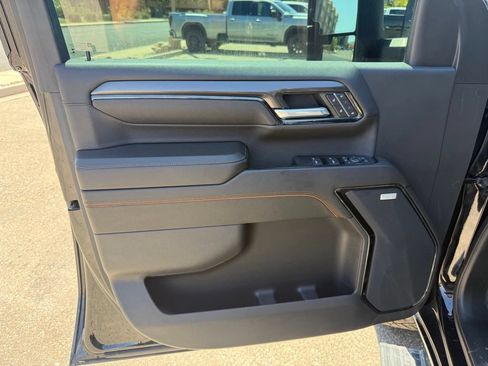 Used 2024 GMC Sierra 3500 AT4 w/ AT4 Premium Plus Package AWD/4WD image 9