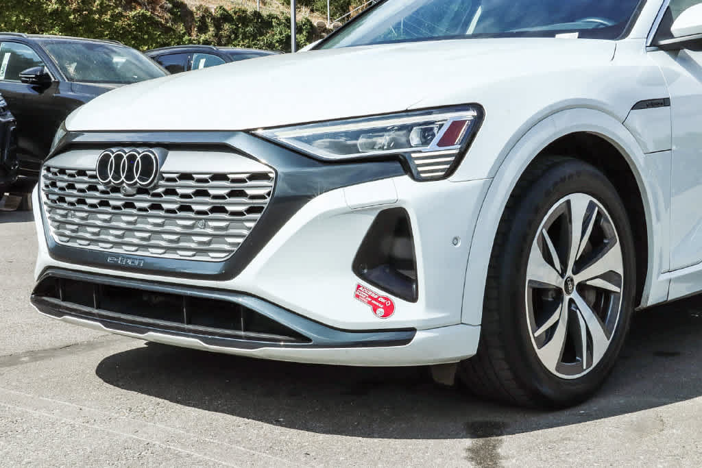 Used 2024 Audi Q8 e-tron Premium Plus w/ Premium Plus Package AWD/4WD image 7