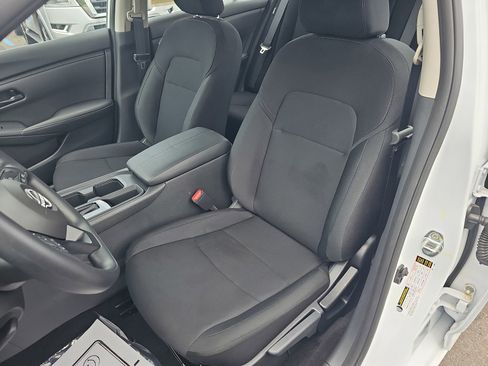 Used 2025 Nissan Sentra S FWD image 17