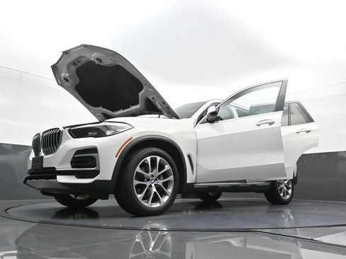 Used 2023 BMW X5 xDrive40i w/ Luxury Seating Package AWD/4WD image 39