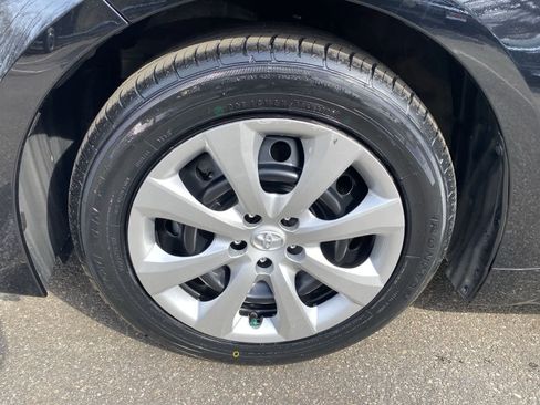 Used 2025 Toyota Corolla LE image 11