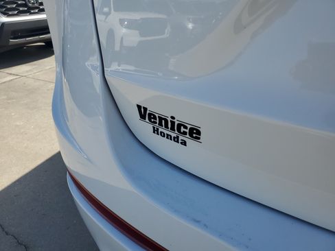 Used 2020 Buick Envision Essence AWD/4WD image 12
