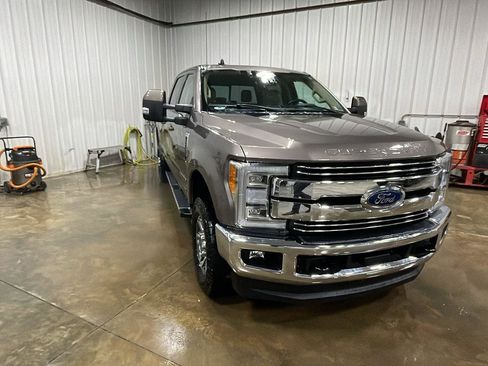 Used 2019 Ford F350 Lariat w/ Lariat Ultimate Package image 3