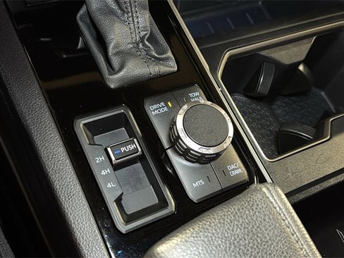 Used 2022 Toyota Tundra SR5 image 31