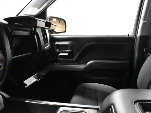 Used 2018 Chevrolet Silverado 1500 LT w/ All Star Edition image 19