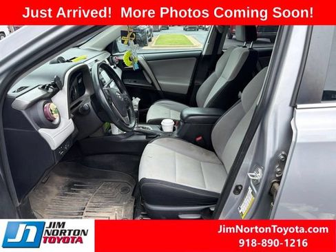 Used 2018 Toyota RAV4 XLE w/ Plus Extra Value Package FWD image 6