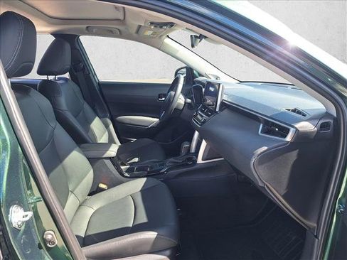 Used 2023 Toyota Corolla Cross XLE w/ Convenience Package AWD/4WD image 19