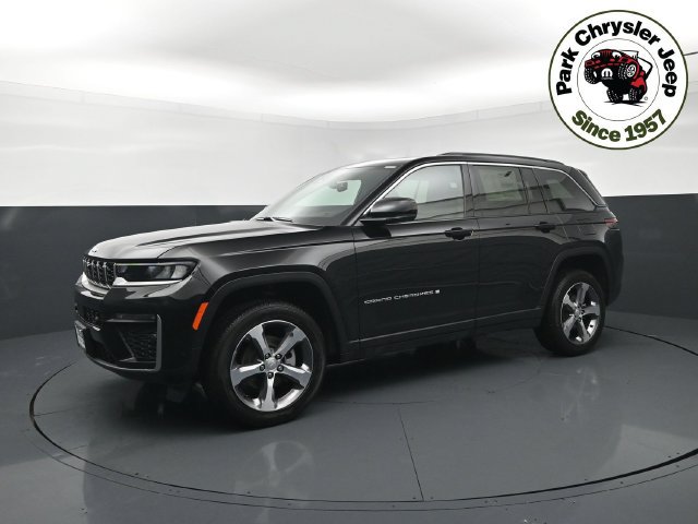 New 2026 Jeep Grand Cherokee Limited w/ Luxury Tech Group II AWD/4WD image 2