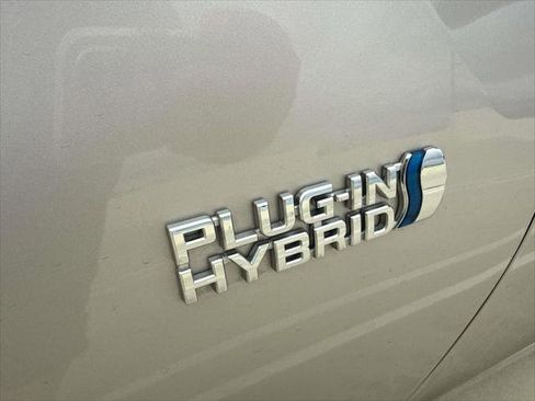 Certified 2018 Toyota Prius Prime Plus FWD image 4