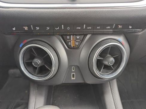 Used 2021 Chevrolet Blazer LT AWD/4WD image 14