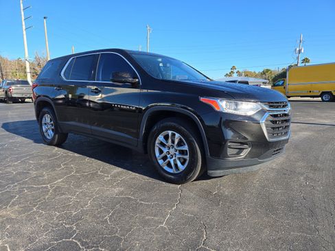 Used 2018 Chevrolet Traverse LS image 2