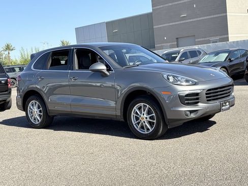 Used 2018 Porsche Cayenne AWD/4WD image 4
