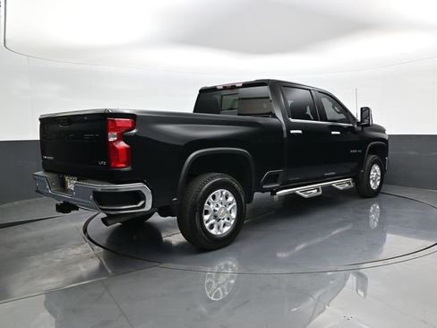 Used 2024 Chevrolet Silverado 2500 LTZ w/ LTZ Convenience Package AWD/4WD image 5