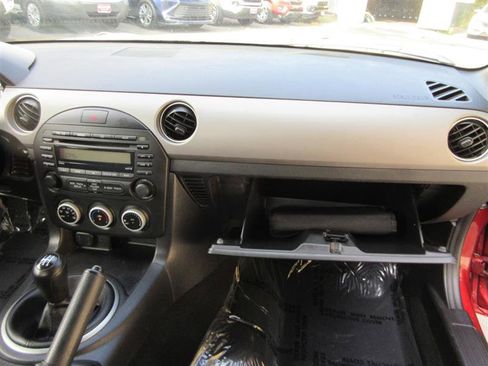 Used 2011 MAZDA MX-5 Miata Sport image 20