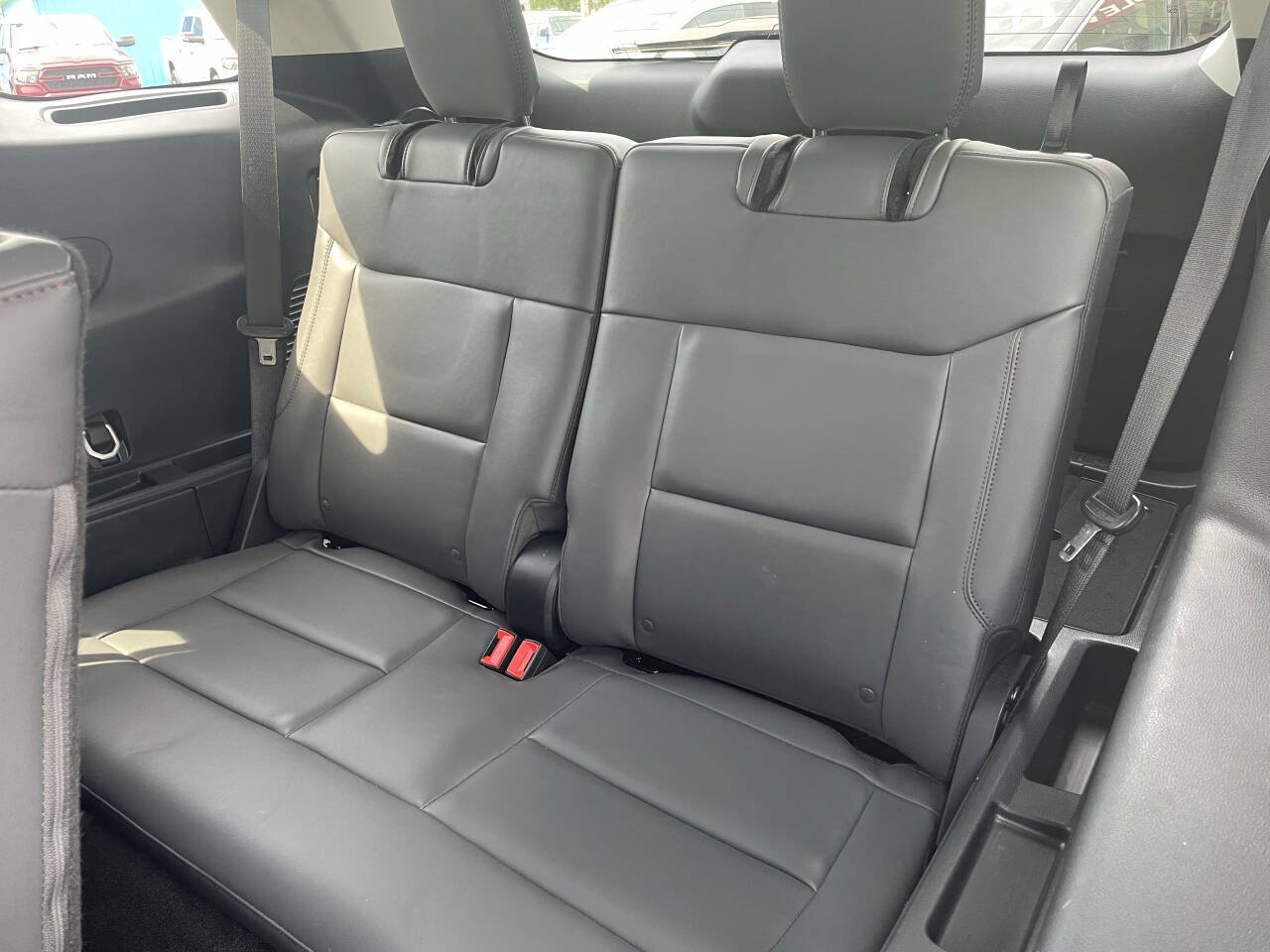 Used 2025 Ford Explorer Active AWD/4WD image 6