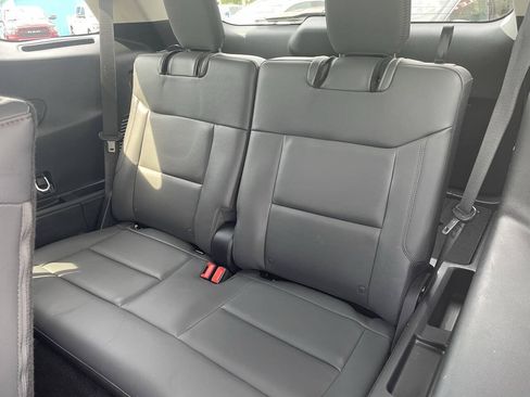 Used 2025 Ford Explorer Active w/ Active Comfort Package AWD/4WD image 6