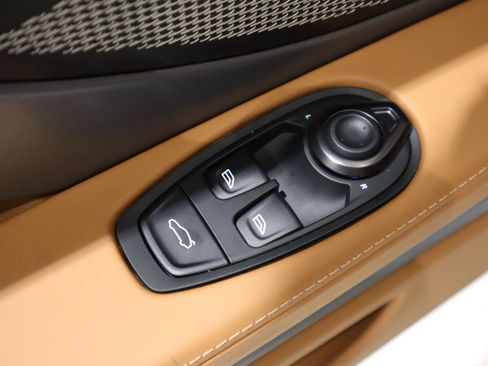 Used 2024 Aston Martin DB12 Coupe RWD image 20