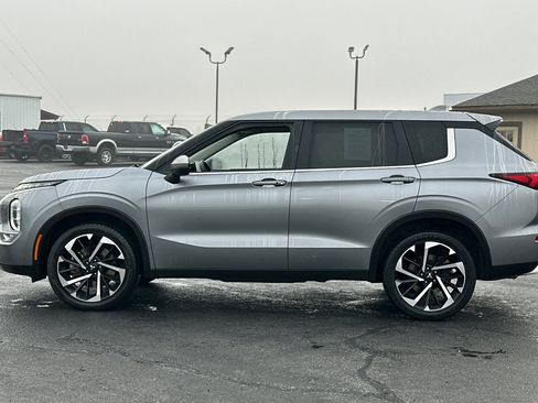 Used 2024 Mitsubishi Outlander SE image 8