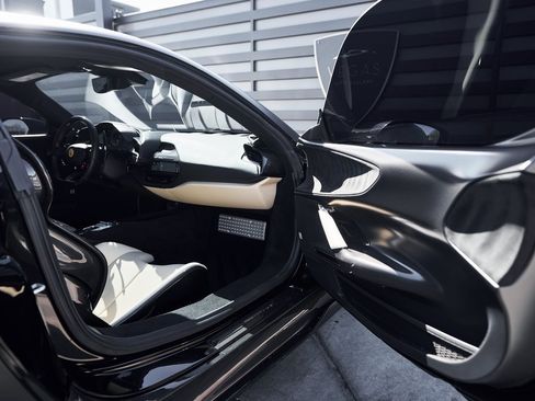 Used 2022 Ferrari SF90 Stradale image 36