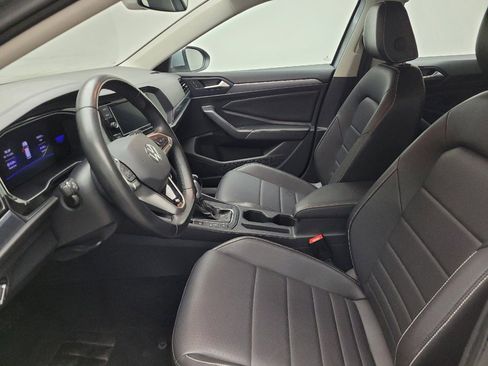 Used 2024 Volkswagen Jetta SE FWD image 17