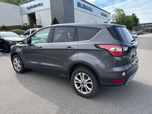 Used 2017 Ford Escape SE AWD/4WD image 3