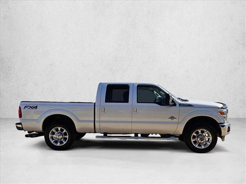 Used 2016 Ford F250 Lariat w/ Lariat Ultimate Package image 4