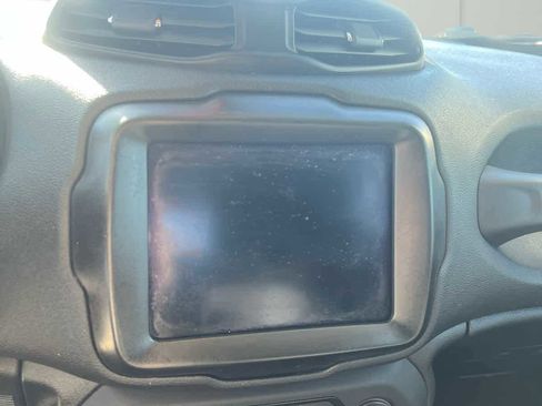 Used 2018 Jeep Renegade Trailhawk w/ UConnect 8.4 Nav Group image 17