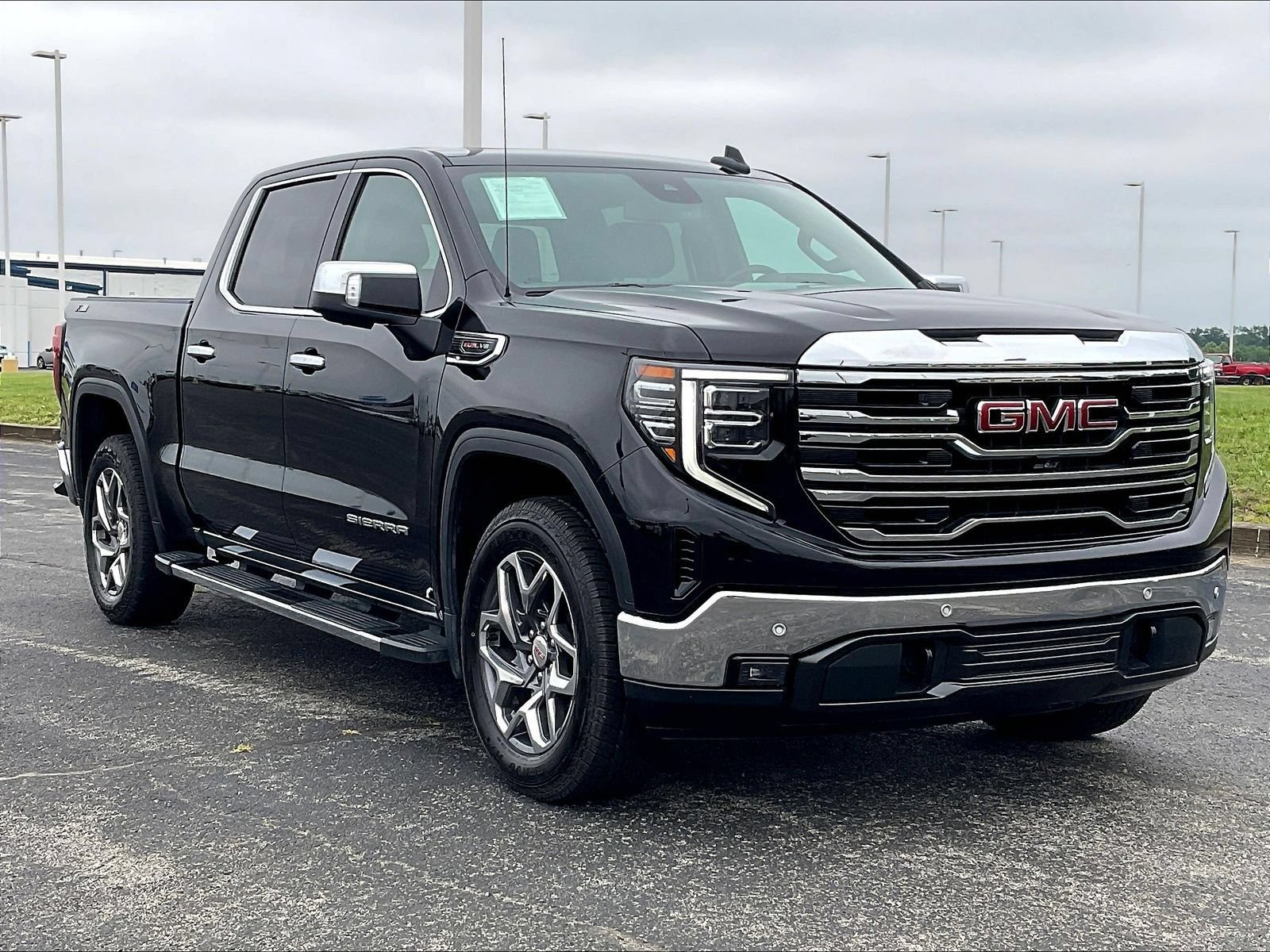 Used 2022 GMC Sierra 1500 SLT w/ SLT Premium Plus Package AWD/4WD image 1