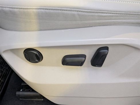 Used 2022 Volkswagen Atlas SE image 21