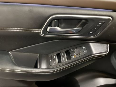 Certified 2023 Nissan Rogue Platinum w/ Platinum Premium Package AWD/4WD image 9