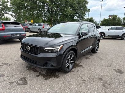 Used 2026 Volvo XC40 B5 Core w/ Climate Package