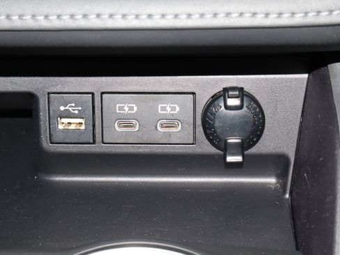 Used 2024 Toyota Highlander XLE image 24