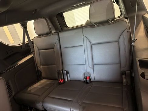 Used 2021 Chevrolet Suburban High Country AWD/4WD image 16