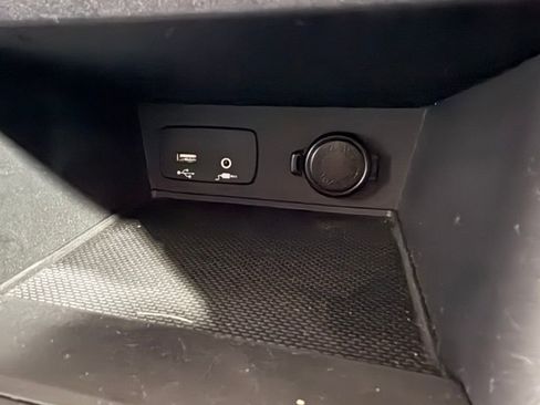 Used 2023 Subaru Crosstrek 2.0i image 18