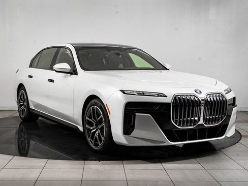 New 2026 BMW 740i xDrive w/ Executive Package image 5